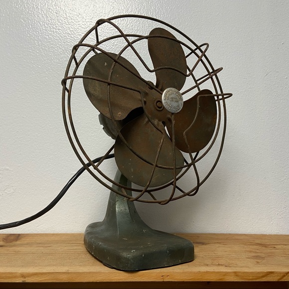 *SOLD* Vintage Mimar Products Inc Model ST-28S Fan - Picture 6 of 10
